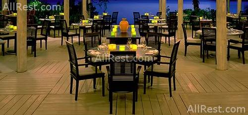 Carlisle Bay 32